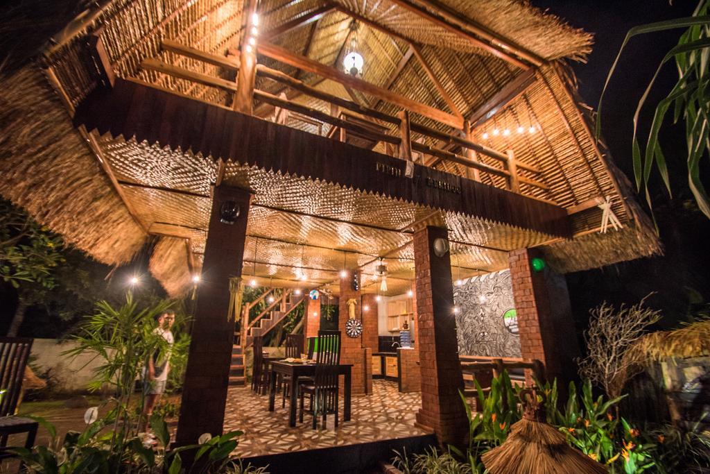 Hobbit'S House Homestay Banyuwedang Eksteriør bilde