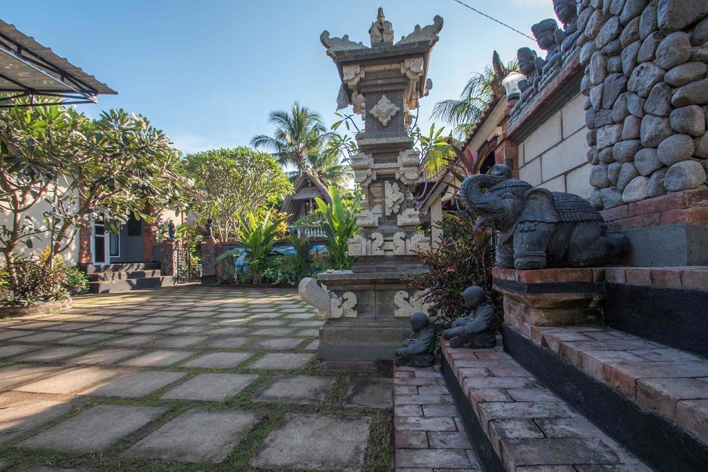Hobbit'S House Homestay Banyuwedang Eksteriør bilde