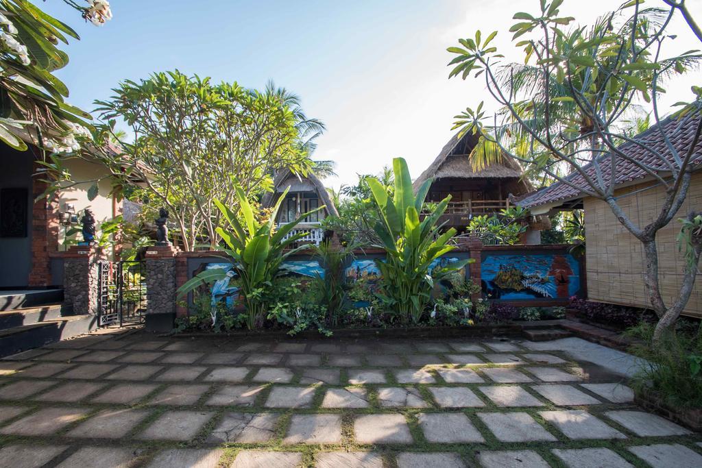 Hobbit'S House Homestay Banyuwedang Eksteriør bilde