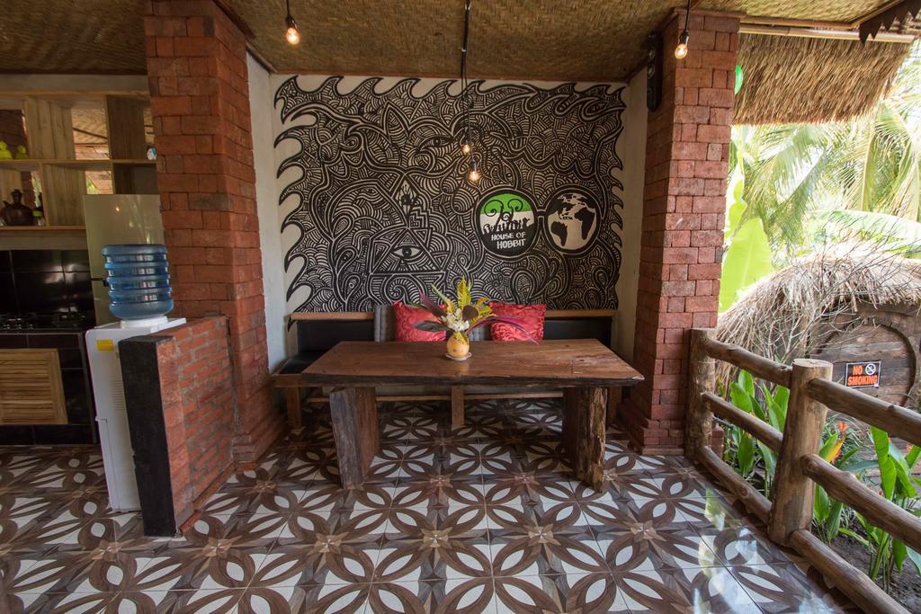 Hobbit'S House Homestay Banyuwedang Eksteriør bilde