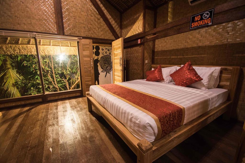 Hobbit'S House Homestay Banyuwedang Eksteriør bilde