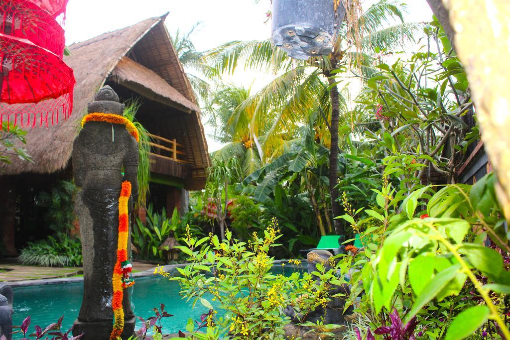 Hobbit'S House Homestay Banyuwedang Eksteriør bilde