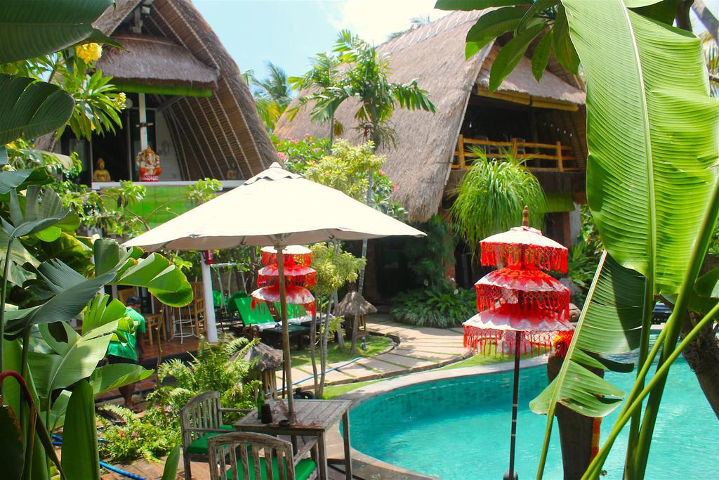 Hobbit'S House Homestay Banyuwedang Eksteriør bilde